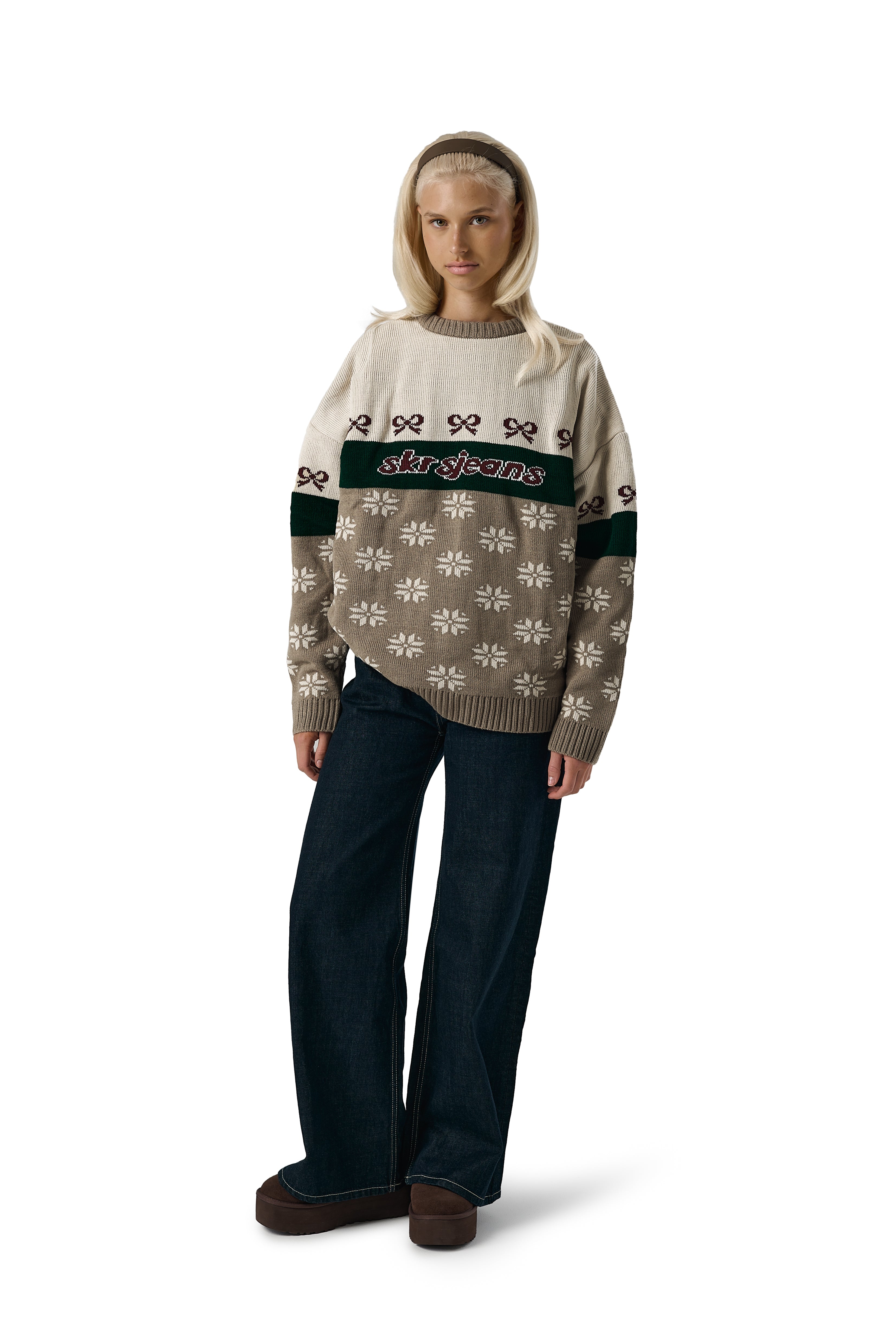 Model Josefine is 5'9" and wears size S.